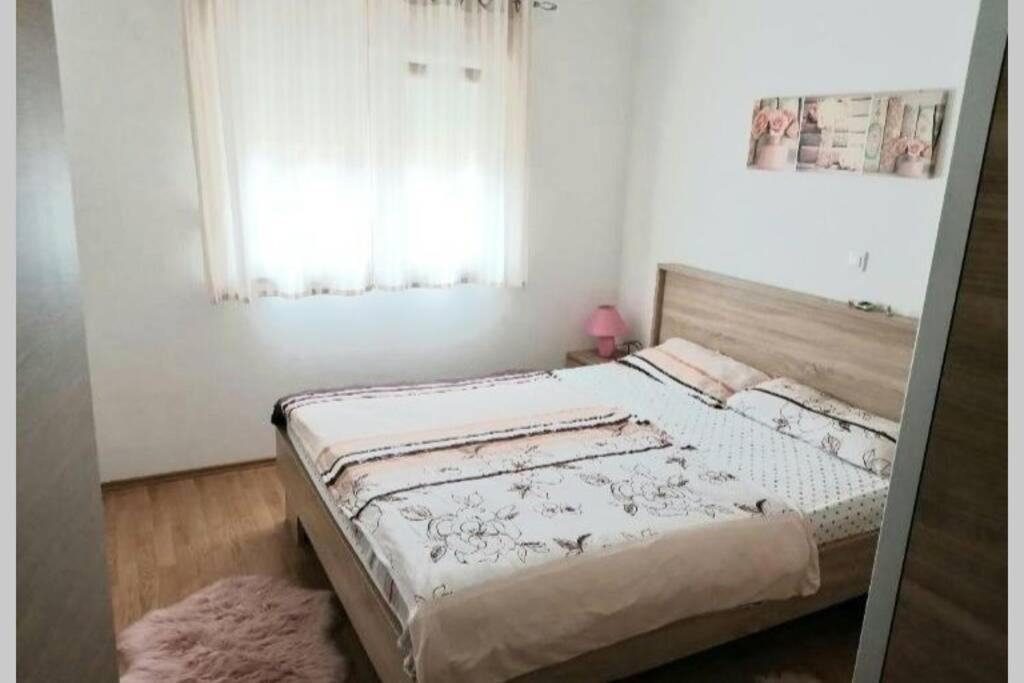 Apartment Zorika Near The Beach Pula Exterior foto
